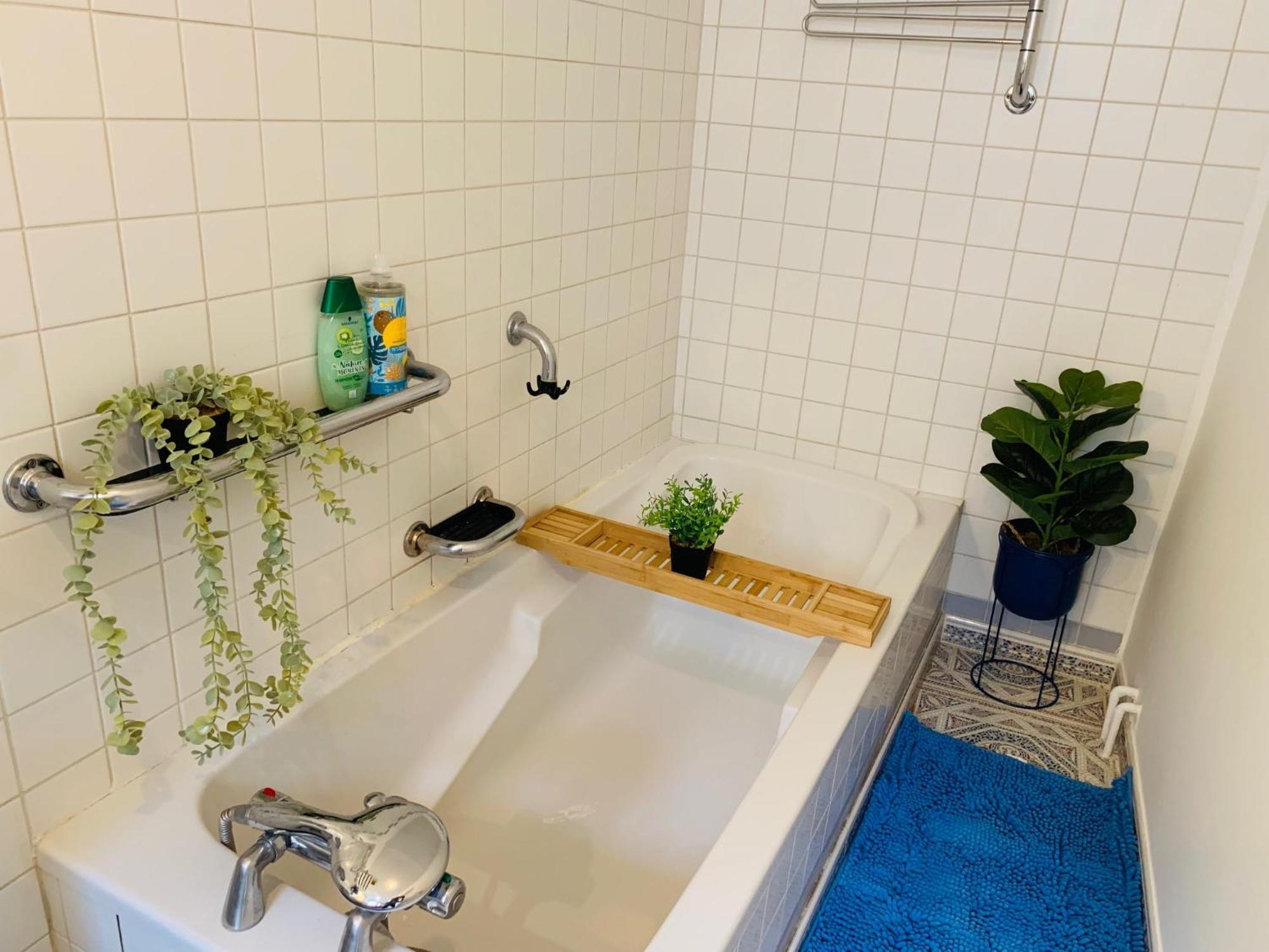 Cosy Studio Design With Modern Bathroom Vaureal Kültér fotó